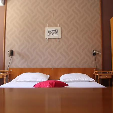 Yankov's House Pensionat 2*