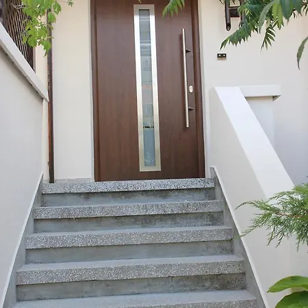 Pensionat Yankov's House 2*