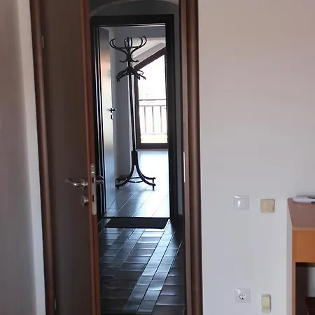 къщата на янкови 2*